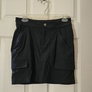 Athleta Trekkie Skort size 4 and dark gray